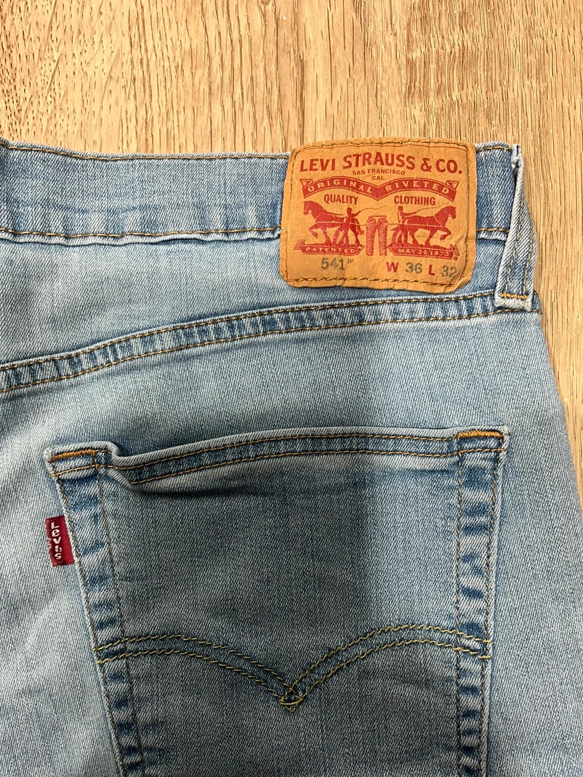 Jean Levi's 541 W36 L32 Athletic Taper Délavé Clair  Lvh 182 – photo 8